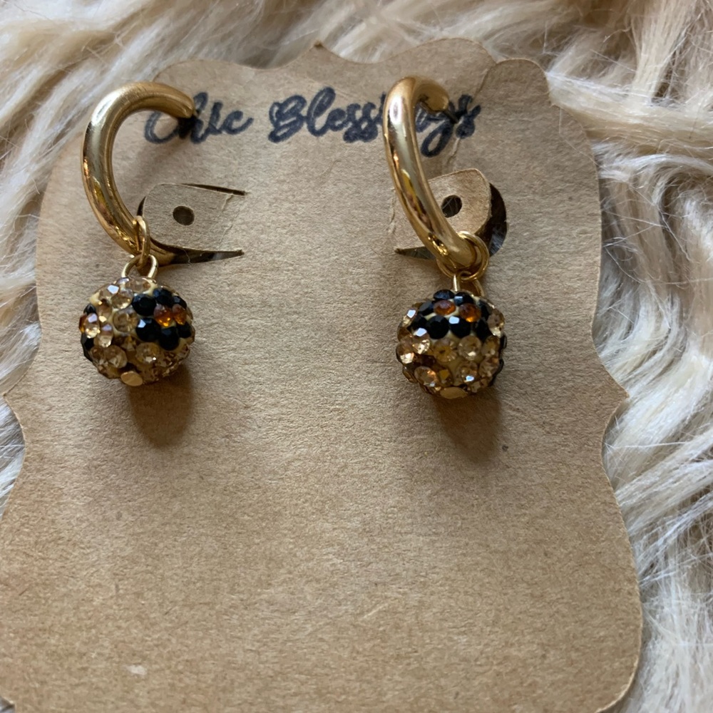 Earrings loops